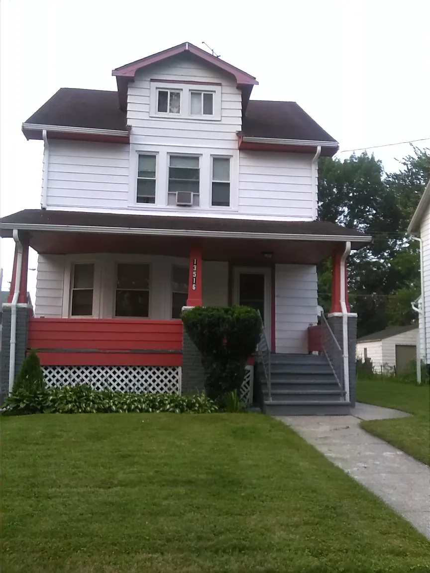 13516 Eaglesmere Ave photo 1