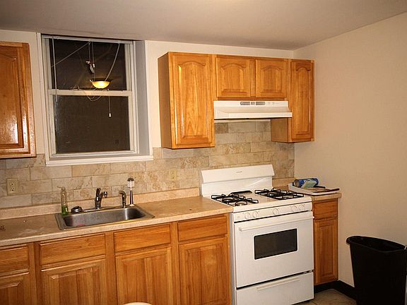 2nd image of 67 Gautier Ave #B