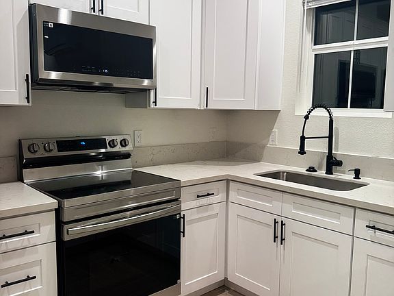 4th image of 3120 Toopal Dr #B