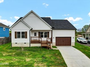 1251 Lori Ellen Ct, Sevierville, TN 37876
