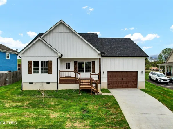 1251 Lori Ellen Ct, Sevierville, TN 37876