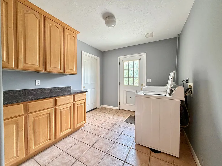961 E Golden Pheasant Dr — Photo 5