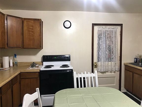 5th image of 417 Maitland St