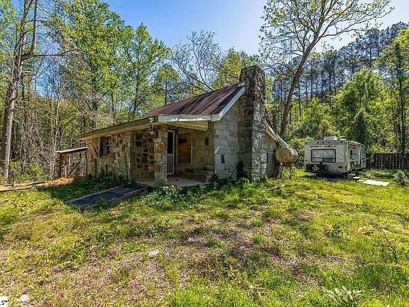 3rd image of 208 Gin Shoals Rd