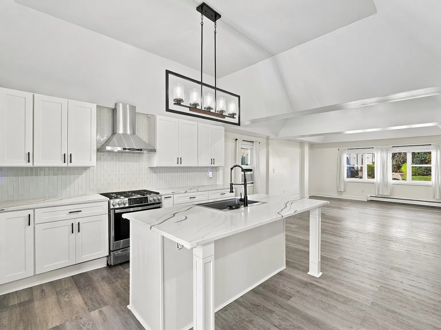 2 bed, $3,000 — Photo 2