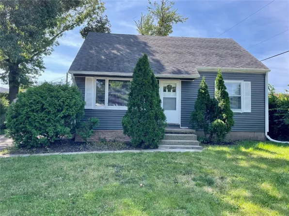 2933 Dalewood Ave SE, Cedar Rapids, IA 52403