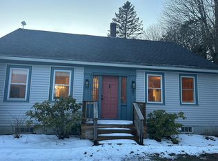 67 High St, Thomaston, ME 04861