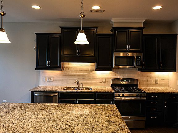 5th image of 117 Acorn Hollow Pl