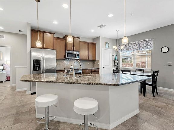 5th image of 8332 ENCLAVE WAY #101