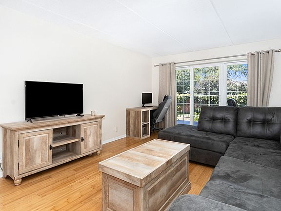 3rd image of 1110 N Farnsworth Ave APT 104
