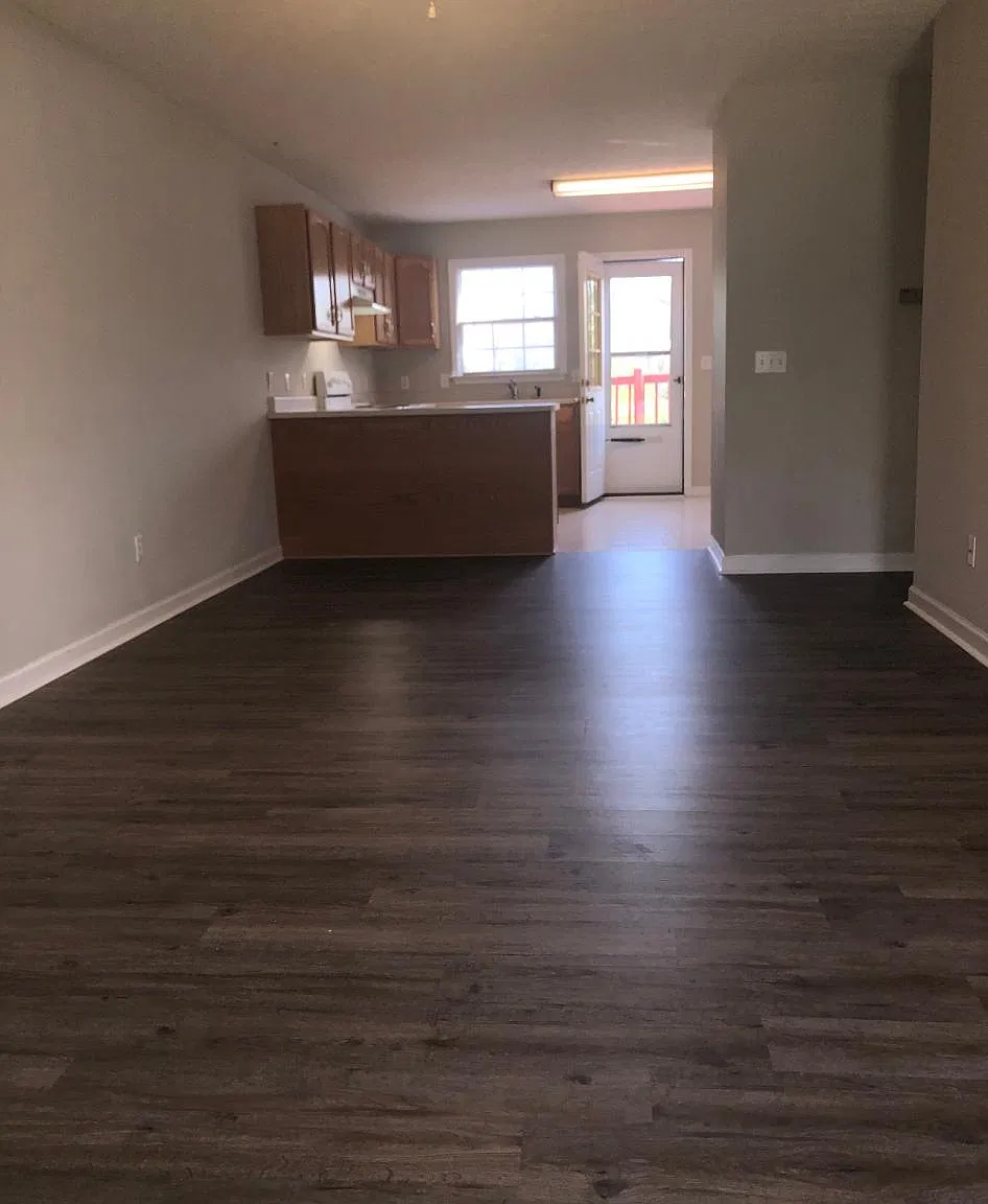 171 Courtney Ln — Photo 2