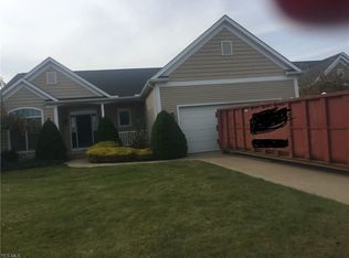 1010 Flanders Dr, Wadsworth, OH 44281