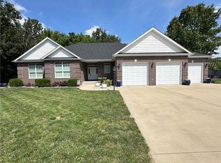 36 Queens Point, Mattoon, IL 61938