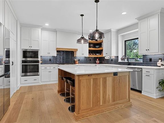 5th image of 4416 W 77th St