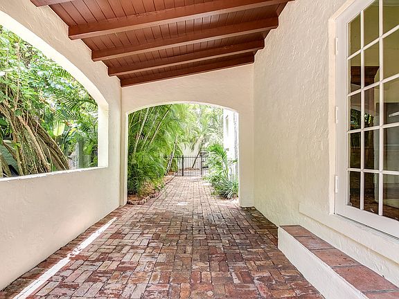 4th image of 612 Majorca Ave