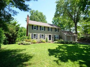 30 Lovelace Dr, West Hartford, CT 06117