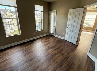 1822 Suncrest Vlg #1822, Morgantown, WV