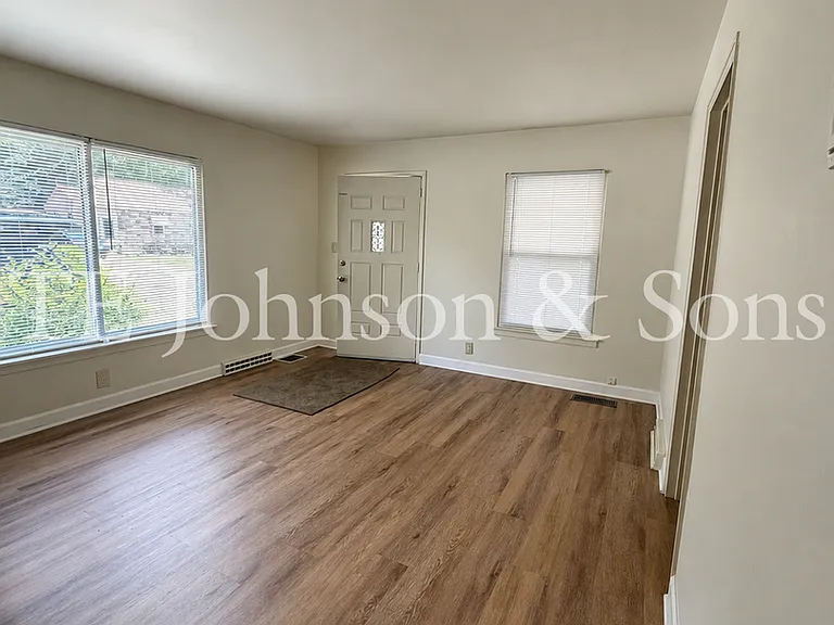 3616 Harvard Rd — Photo 2