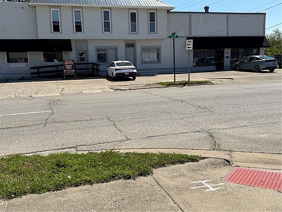 3rd image of 332 N Main St