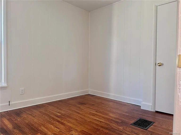 446 Bryant Ave #1 — Photo 9