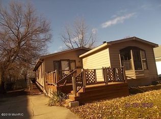 408 N 4th St, Sturgis, MI 49091