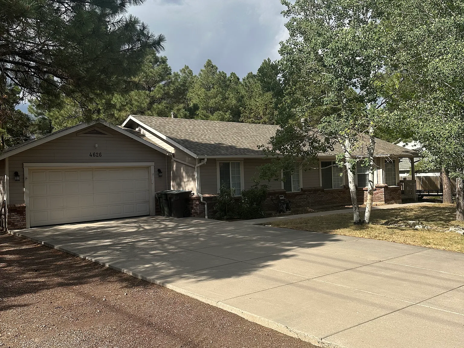 4 bed, 1950 sqft, $1,200 — Photo 1