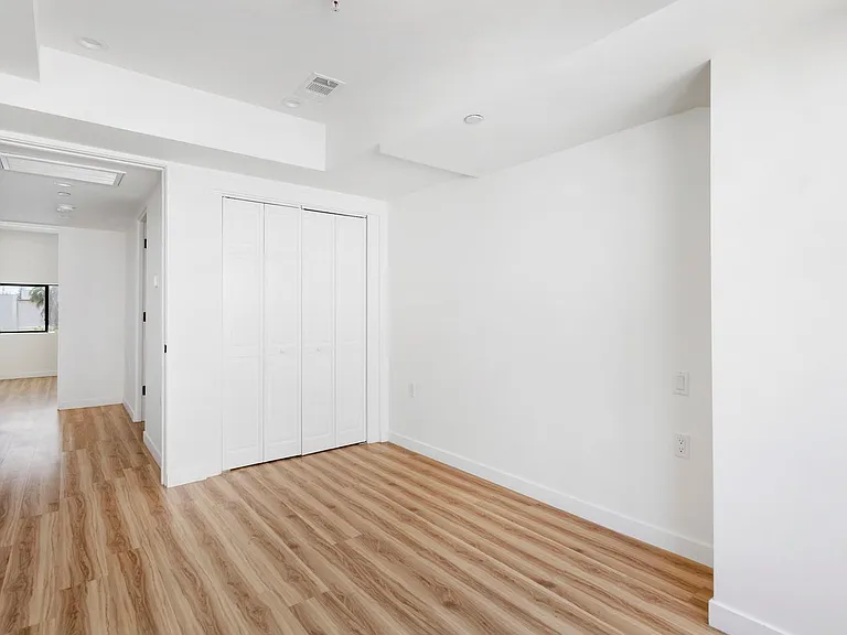 10839 Kling St #1 — Photo 27
