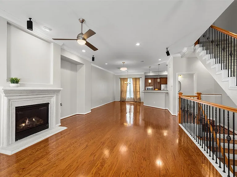 1614 Stuart St — Photo 15