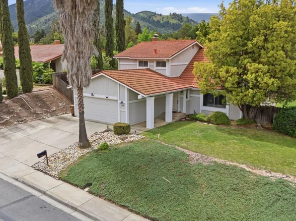 228 Mountaire Pkwy, Clayton, CA 94517