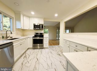 4507 Highland Green Ct, Alexandria, VA 22312