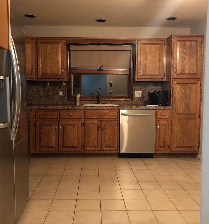 1st image of 927 Bard Ave