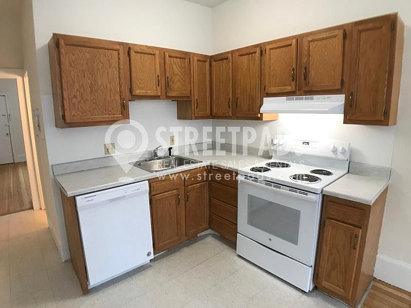 1st image of 25 Fairbanks St #12