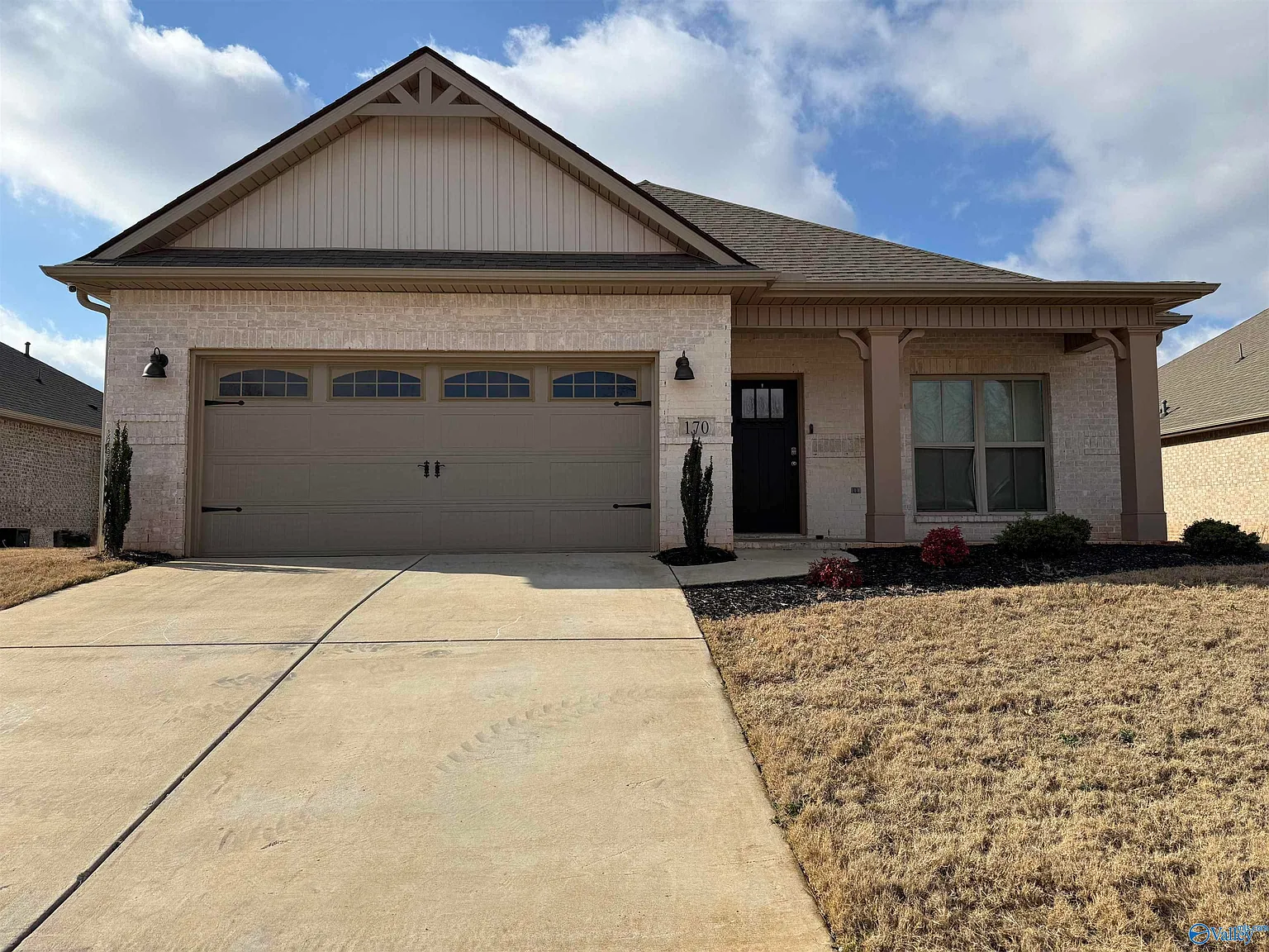4 bed, 3.0 bath, 2117 sqft, $2,250 — Photo 1