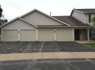 1127 N Red Oak Cir UNIT 2, Round Lake Beach, IL 60073
