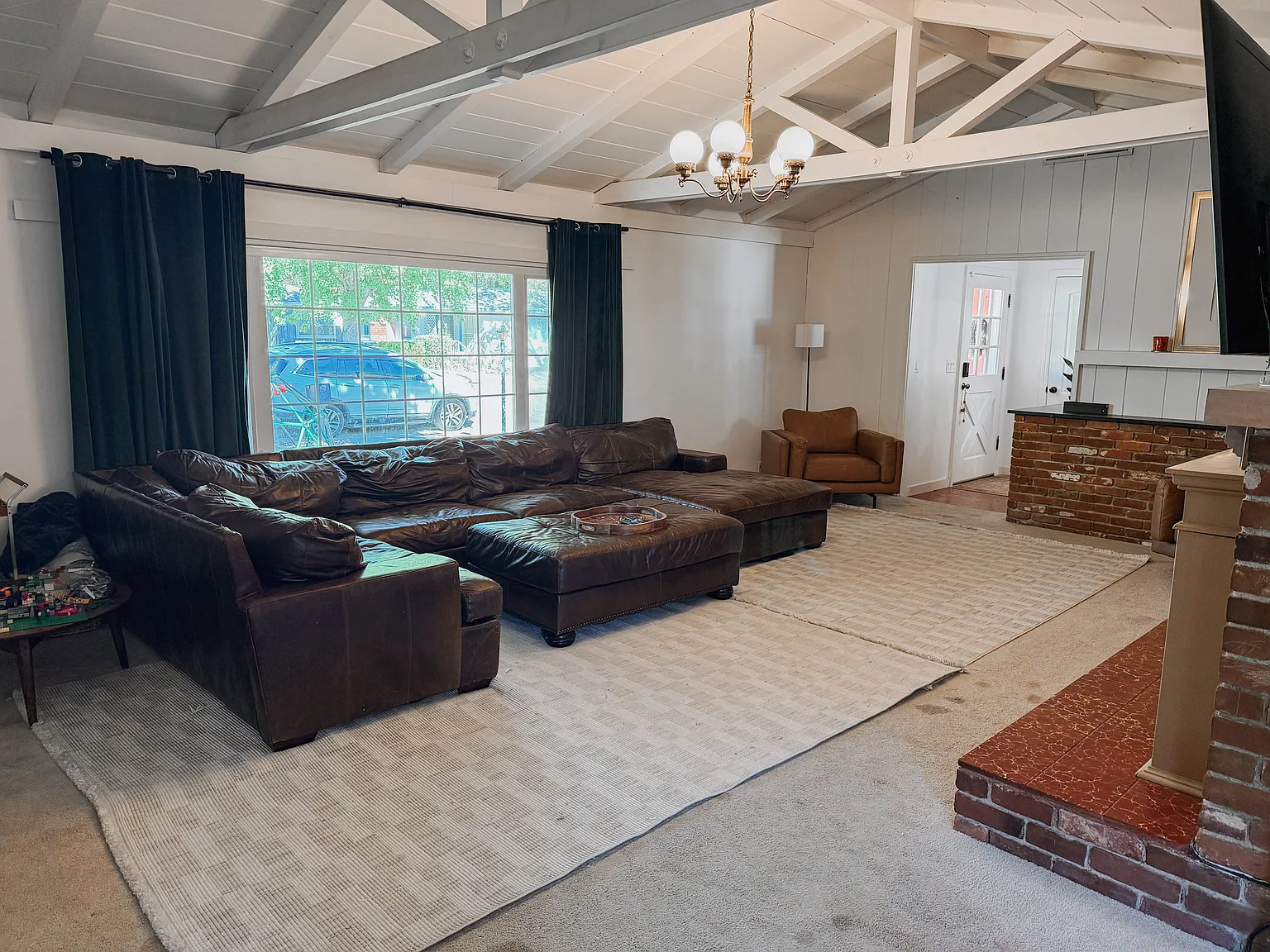 3 bed, 2394 sqft, $2,800 — Photo 4