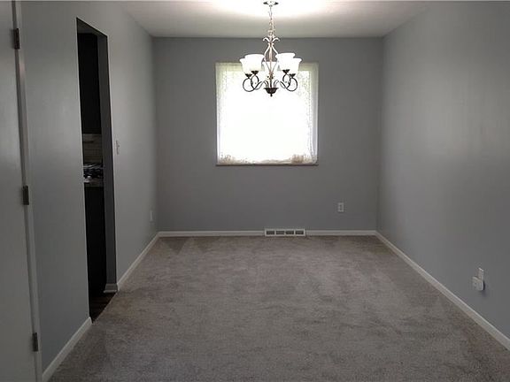 4th image of 1840 Green Acres Dr