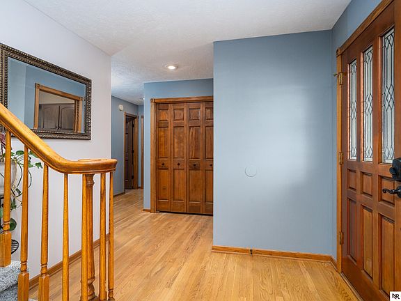 3rd image of 16624 Frederick Cir