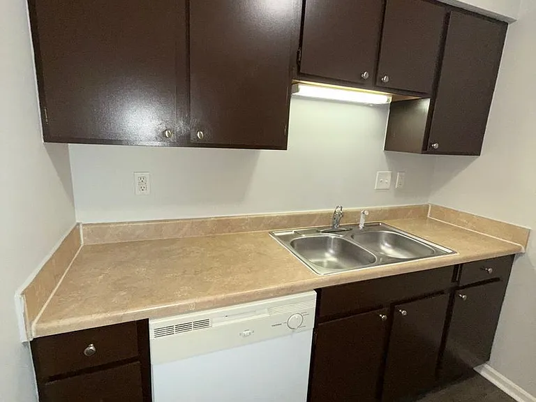 Foxfire West Apartments — Photo 101