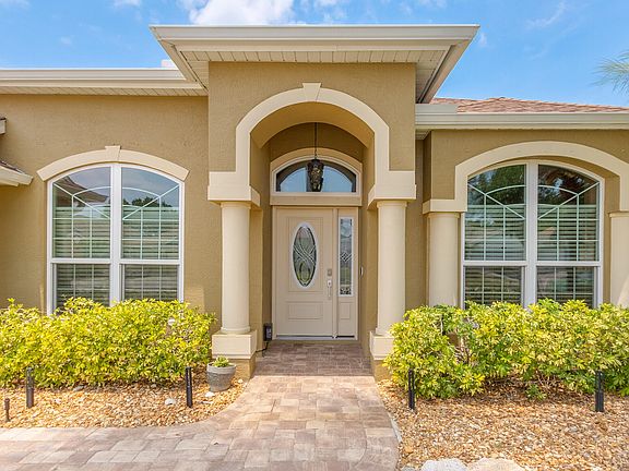 4th image of 4061 Estancia Way