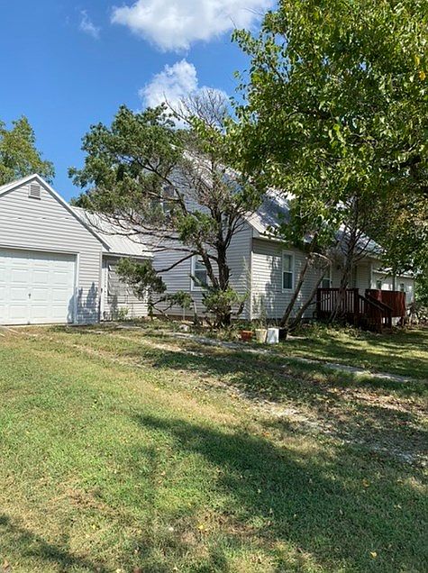 2nd image of 25587 Helmet Rd