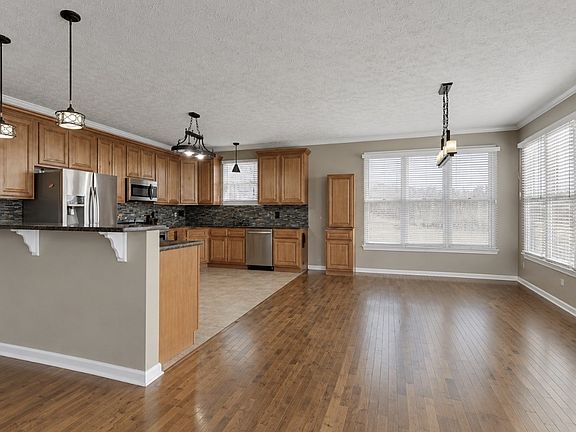 54th image of 327 Stoneybrook Rd