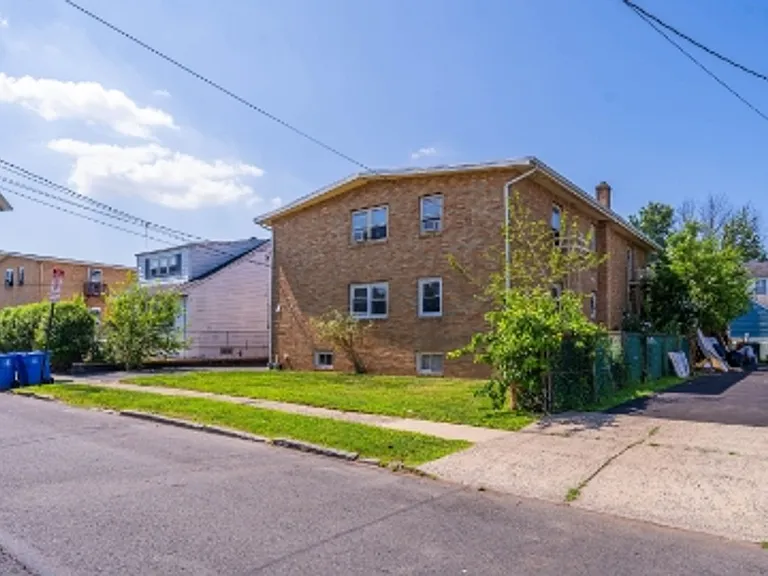 1213 Roselle St — Photo 13