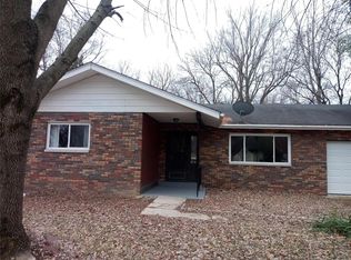 8718 Parkdale Dr, Caseyville, IL 62232