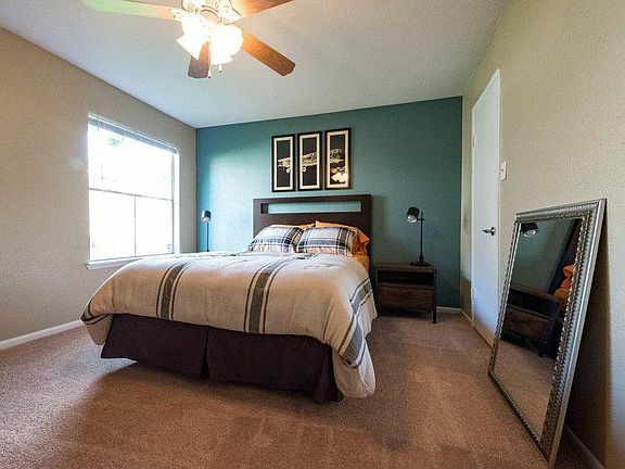 4th image of 3000 Plantation Dr #90