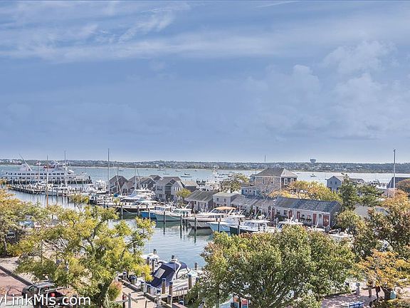 2nd image of 20 Straight Wharf #D