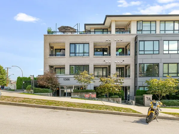 1306 5th Ave #Penthouse 08, New Westminster, BC V3M 0K5