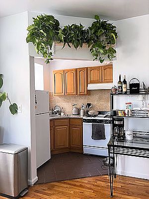 2nd image of 117 15th St APT 3B
