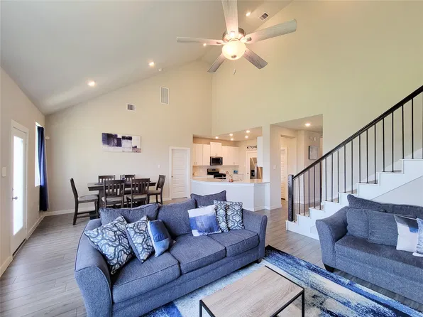 10843 Bodie Hills Dr, Iowa Colony, TX 77583