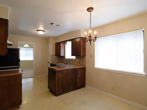 5th image of 3320 Tallwood Dr