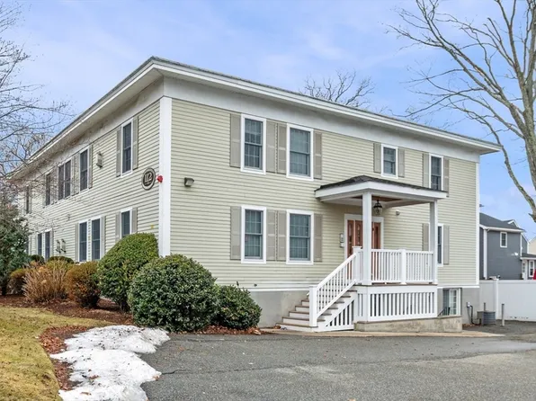 112 Porter St APT 3, Melrose, MA 02176